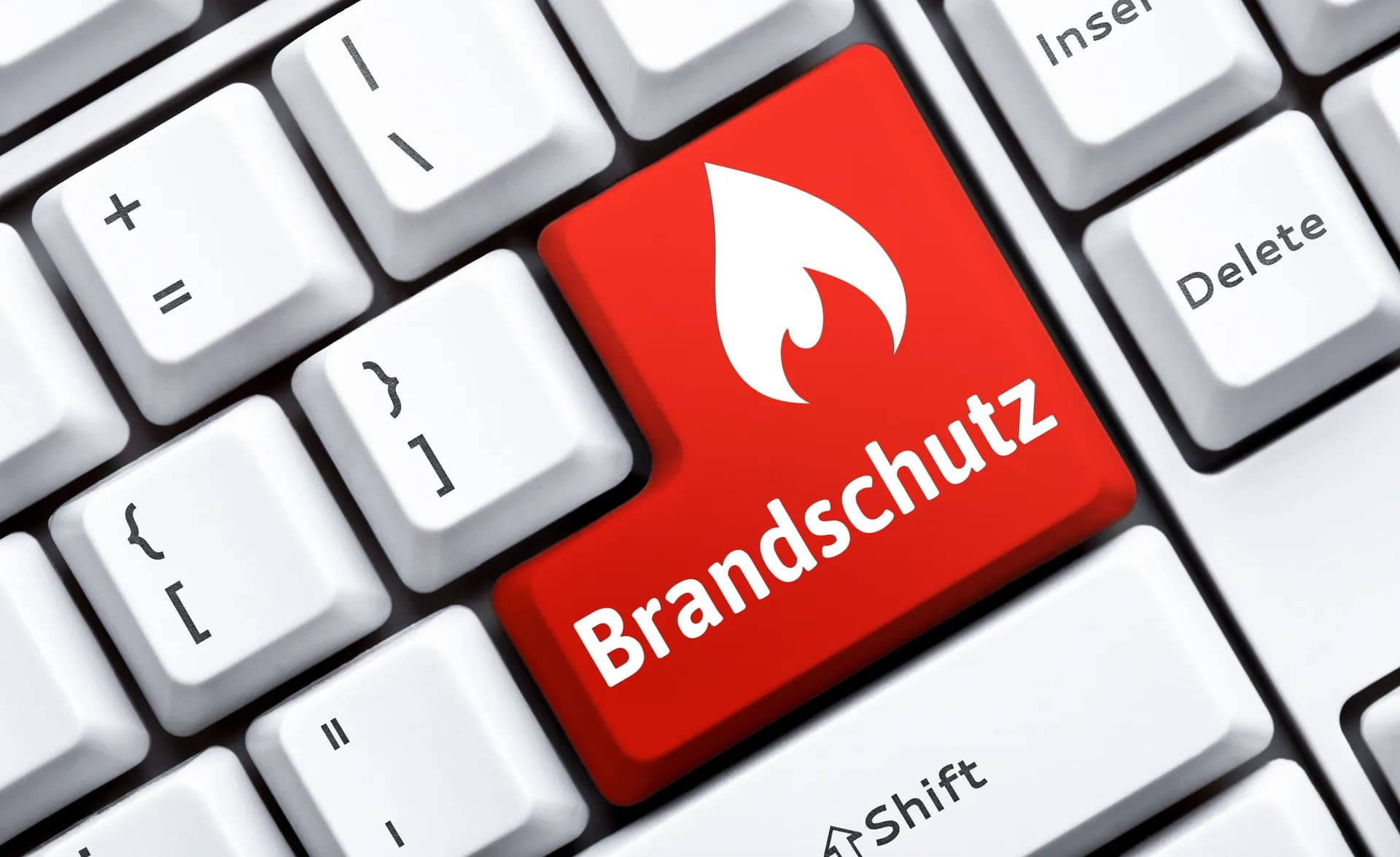 Brandschutzbeschichtung auf einer Stahlkonstruktion in einer Gewerbehalle